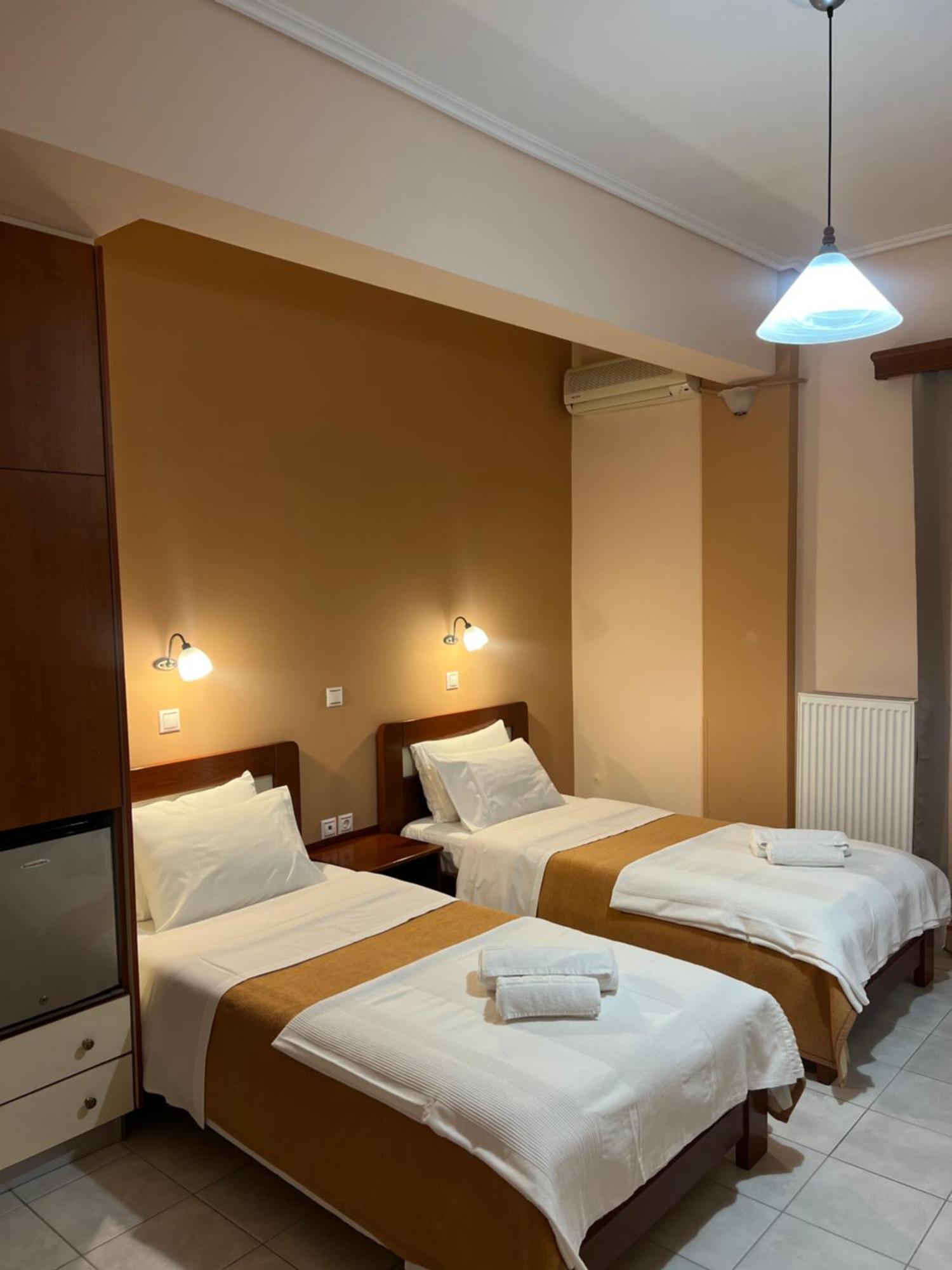 Hotel Nevada Kalamata Extérieur photo